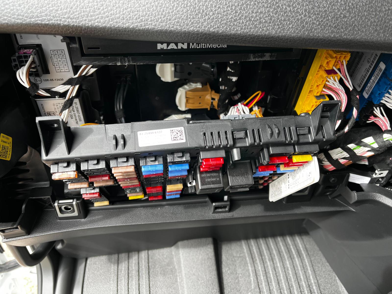 3. Fuse Panel.jpg
