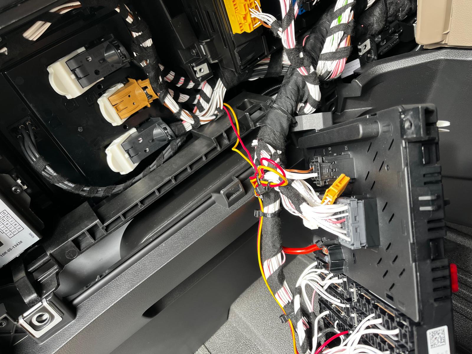 3. Brown Plug Behind Fuse Panel.jpg