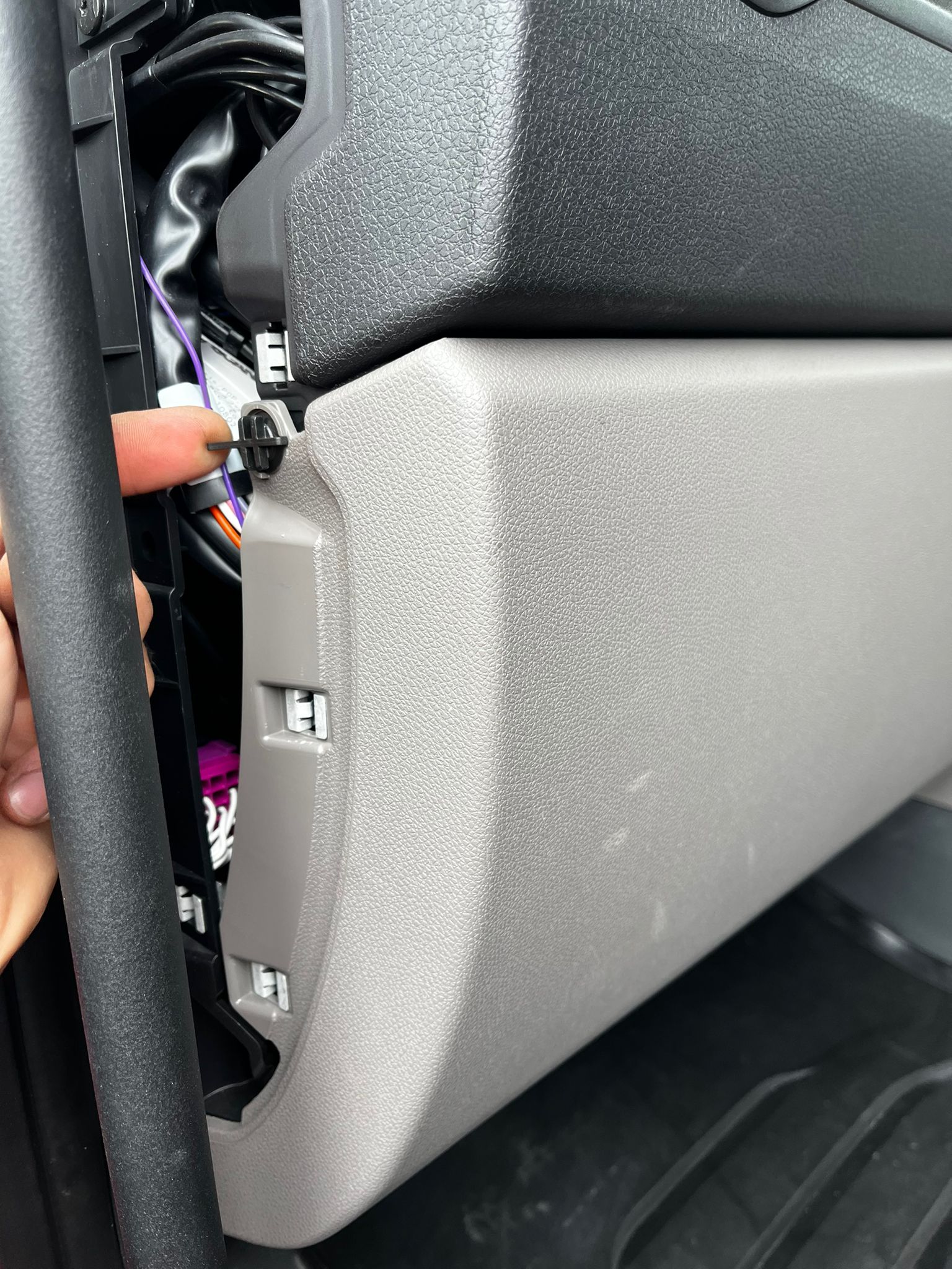 scania dash end cap removal.jpg
