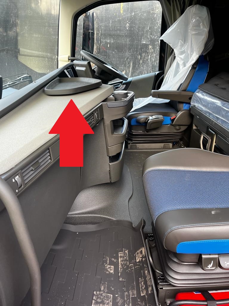 Volvo - Fuse Panel.jpg